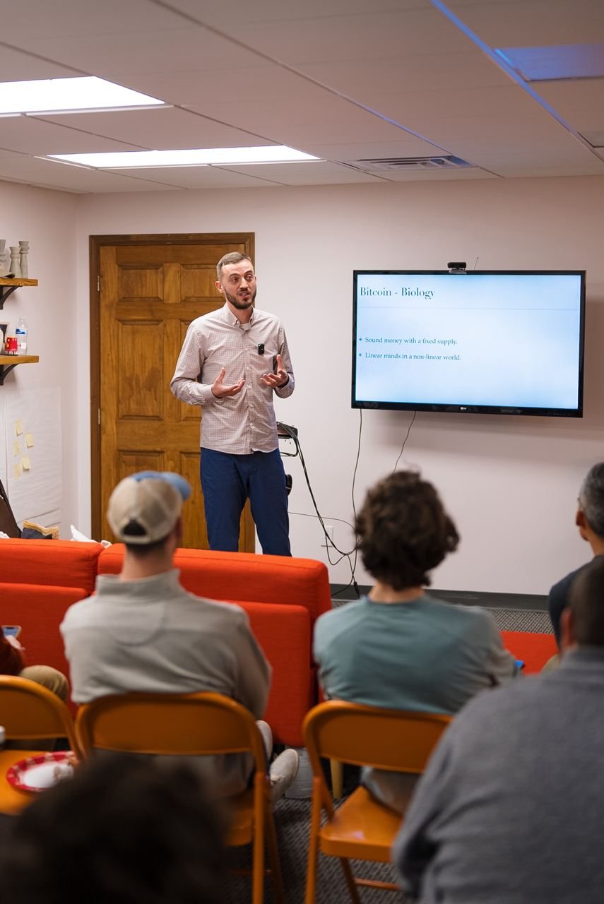 Columbus Bitcoin Meetup gallery photo 44